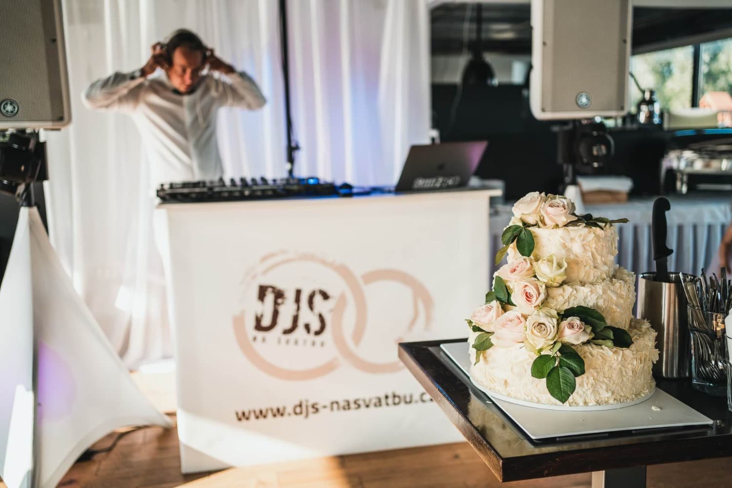 DJ na svatbu ceník